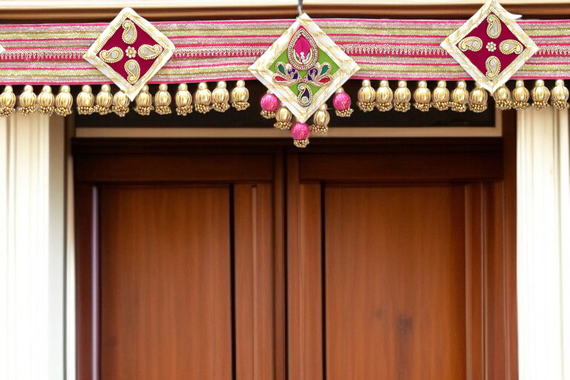 Shubh Shringar toran with floral and paisley design, handcrafted Indian wall hanging for door and festive home décor